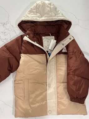 Rylee + Cru Two-Tone Hooded Puffer Jacket in Beige & Brown